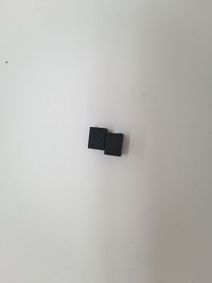 أكسيد المعدن Varistor 125.C 3225K681 درجة حرارة التخزين من خلال حفرة نوع حزمة متوافقة مع RoHS.